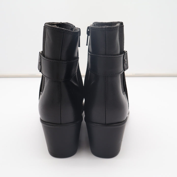 Clarks Malia Maui 26110482 Bootie Womens 7.5 Black Leather Side Zip Ankle Boots