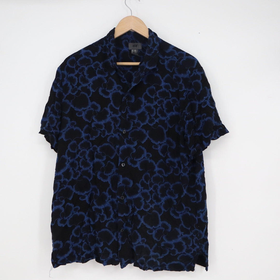 HM Mens Short Sleeve Button Down Shirt Blue Floral Black Viscose Large