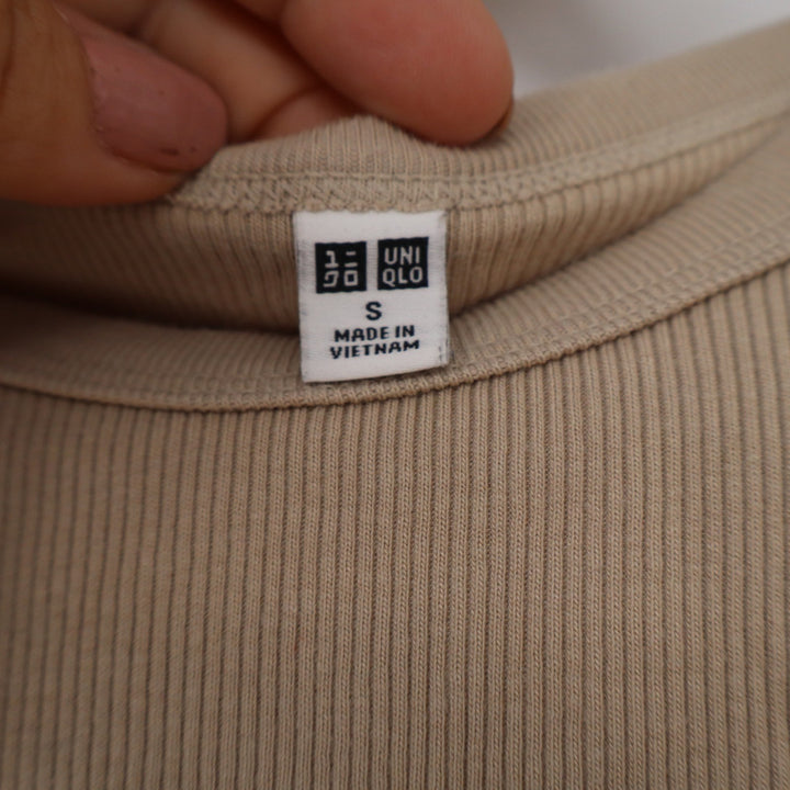 Uniqlo Ribbed Crew Neck T-Shirt Tan Beige Short Sleeve Slim Fit Small