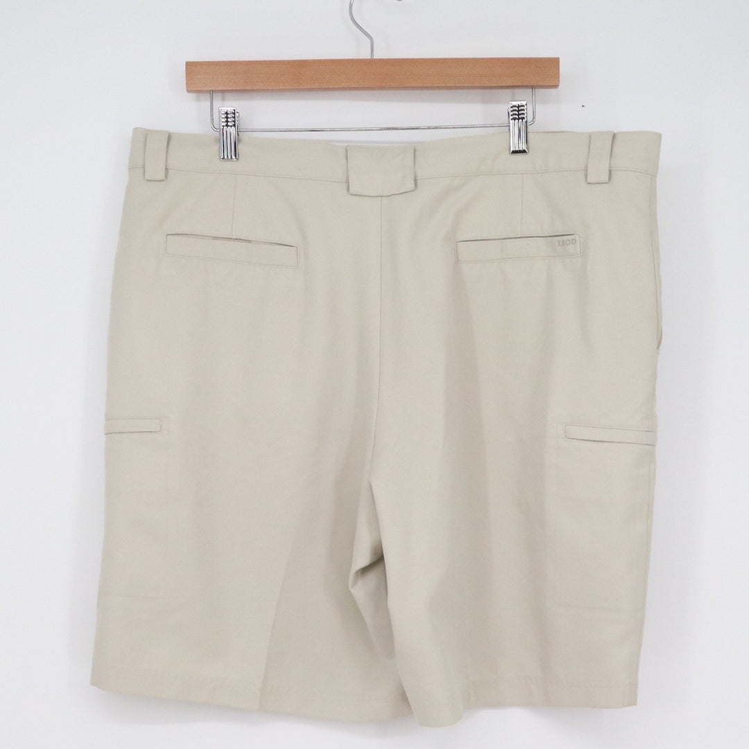 IZOD XFG Mens Tan Khaki Pleated Cargo Golf Shorts Size 40 Performance Utility