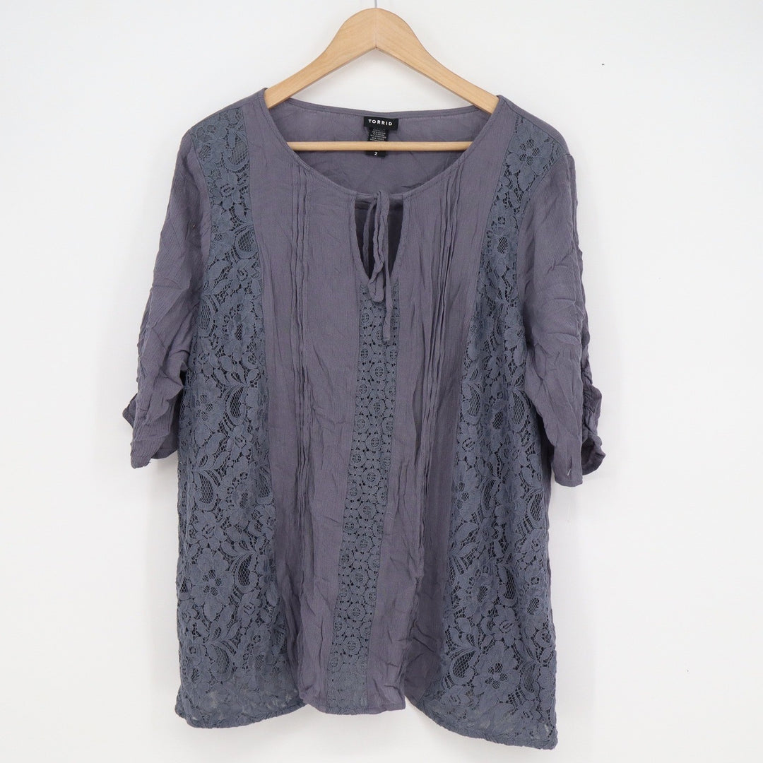 Torrid Womens Size 2 Dusty Purple Lace Panel Pintuck Rayon Gauze Blouse
