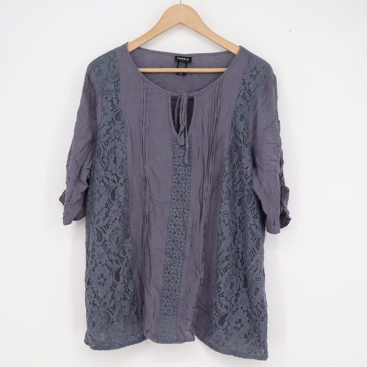 Torrid Womens Size 2 Dusty Purple Lace Panel Pintuck Rayon Gauze Blouse