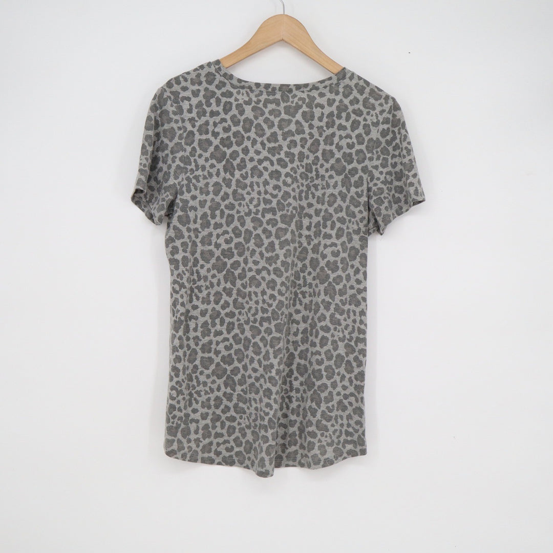 Zoe + Liv Womens Grey Leopard Animal Print Short Sleeve Crew Neck Tee Shirt L