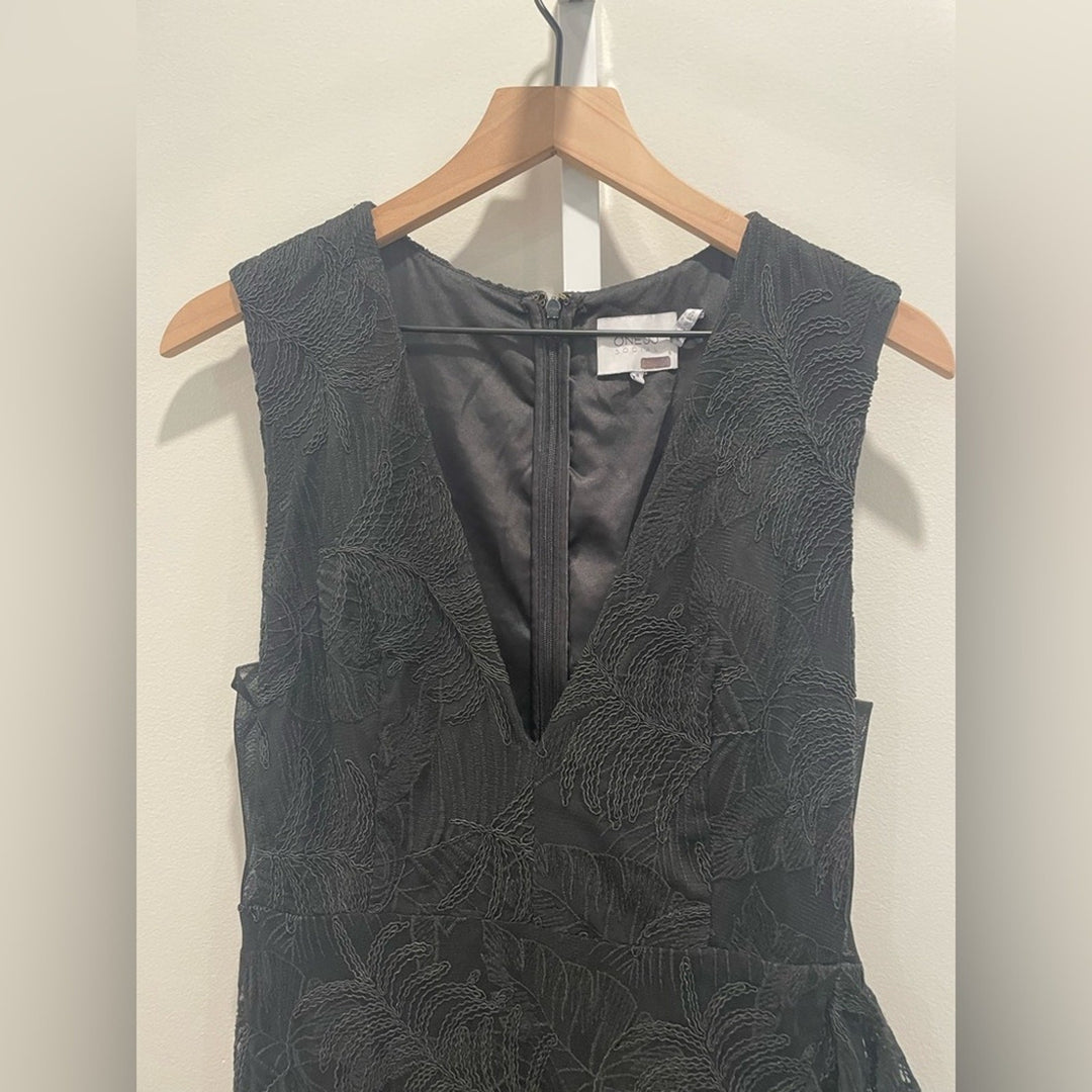 One33 Social Ruffle Palm Gown Size 8