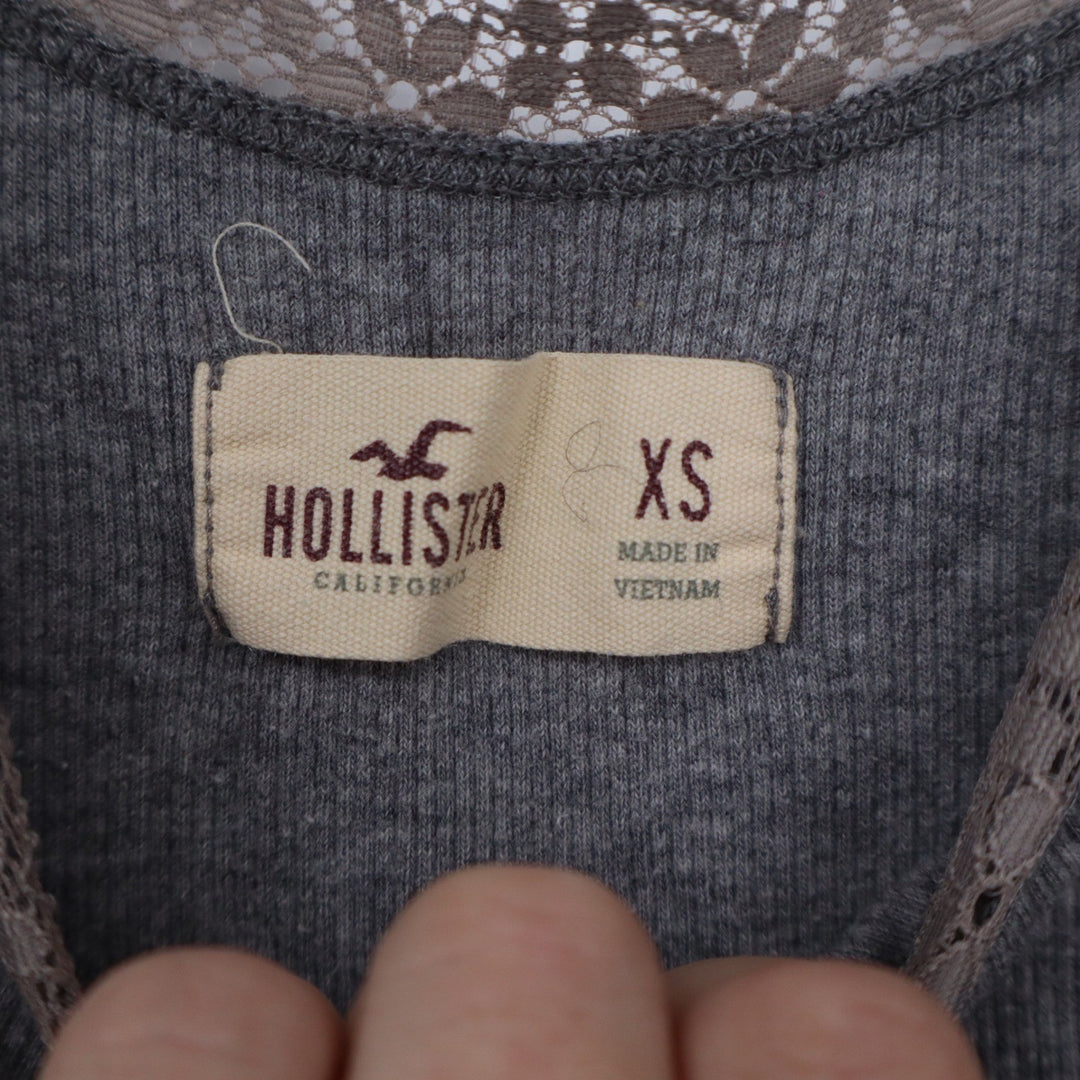 Hollister Womens XS Gray Ribbed Lace Trim Camisole Tank Top Embroidered Logo