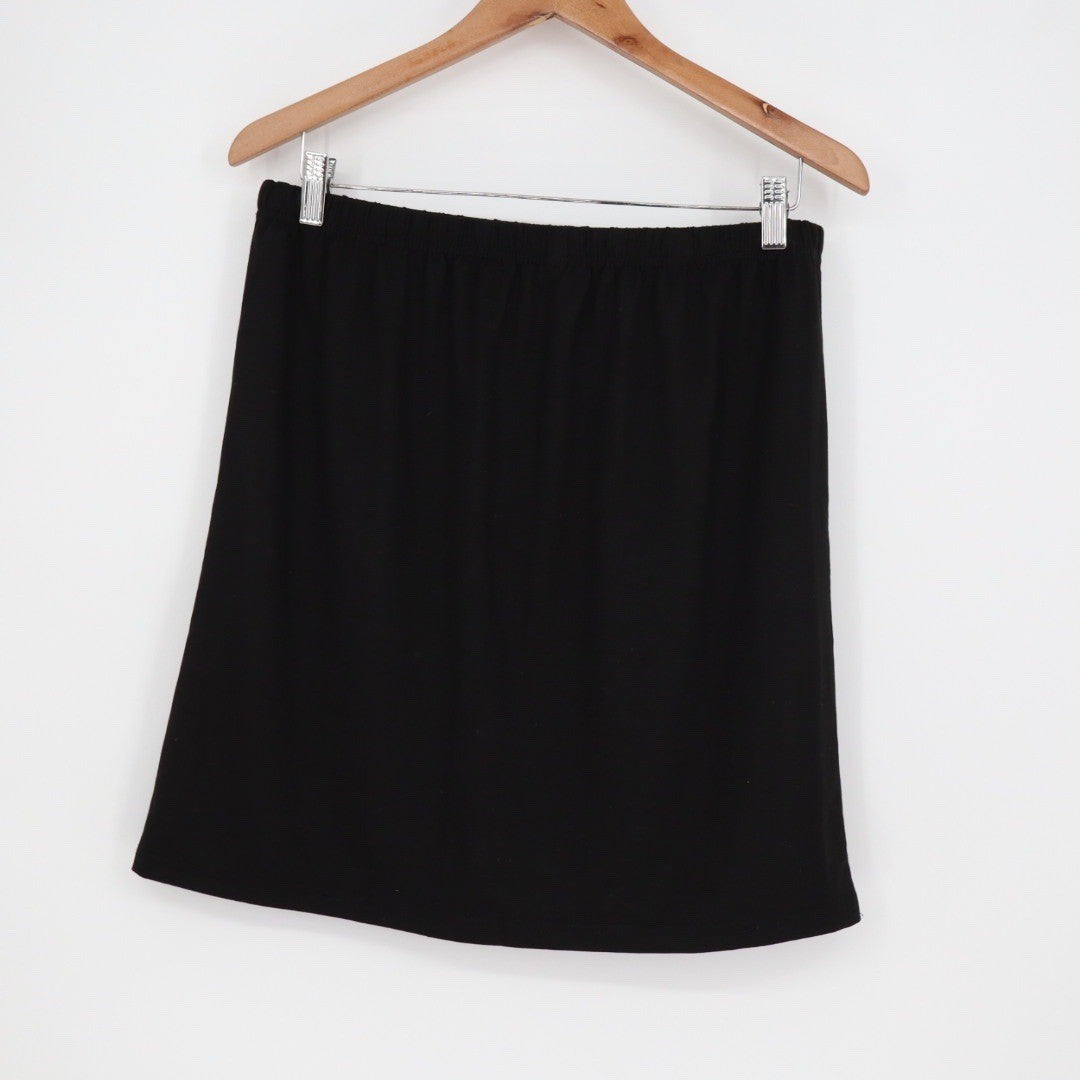 Black Pull On A Line Skirt Size L Polyester Spandex Elastic Waist Knee Length