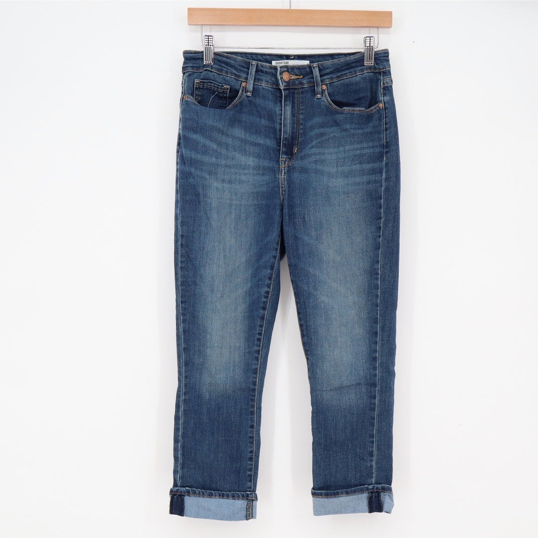 Signature by Levi Strauss Capri Women 6 Mid-Rise Blue Stretch Cuffed Excellent