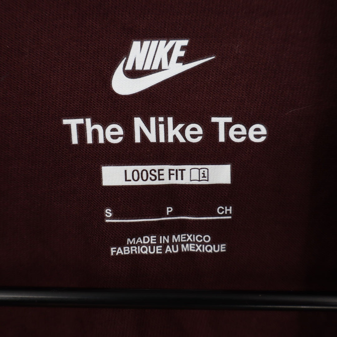 Nike Teamwork Makes the Dream Work Graphic T-Shirt Burgundy Maroon Loose Fit