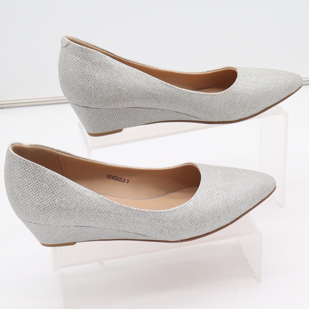 IDIFU Mens Silver Glitter Low Wedge Pointed Toe Pumps Size 9