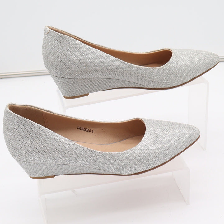 IDIFU Mens Silver Glitter Low Wedge Pointed Toe Pumps Size 9