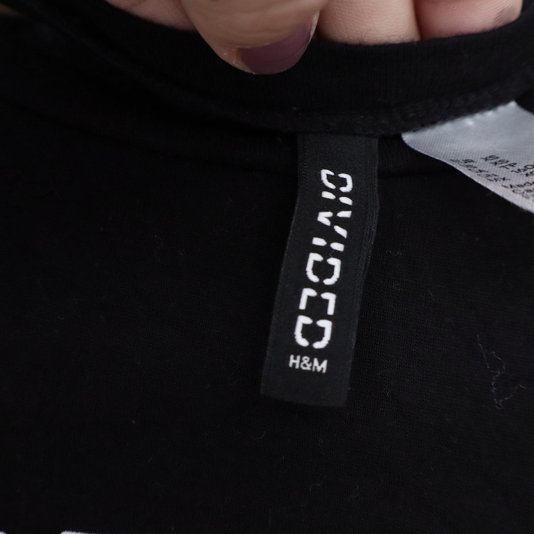 H&M Divided Who Run This World Graphic T-Shirt Black XS