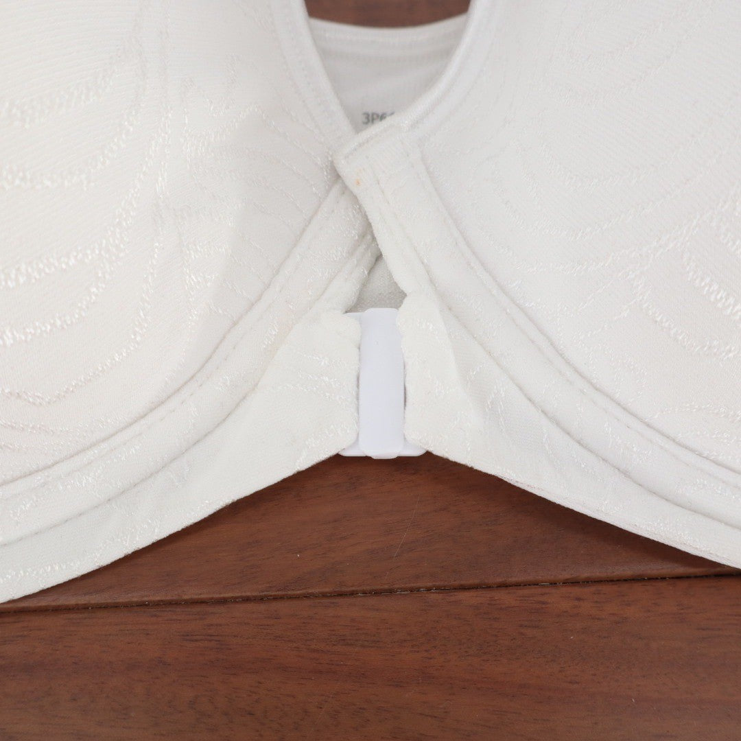 Bali Comfort Revolution Front Close Underwire Bra White 40D DF3P66 3P66