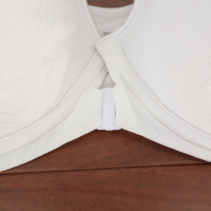 Bali Comfort Revolution Front Close Underwire Bra White 40D DF3P66 3P66