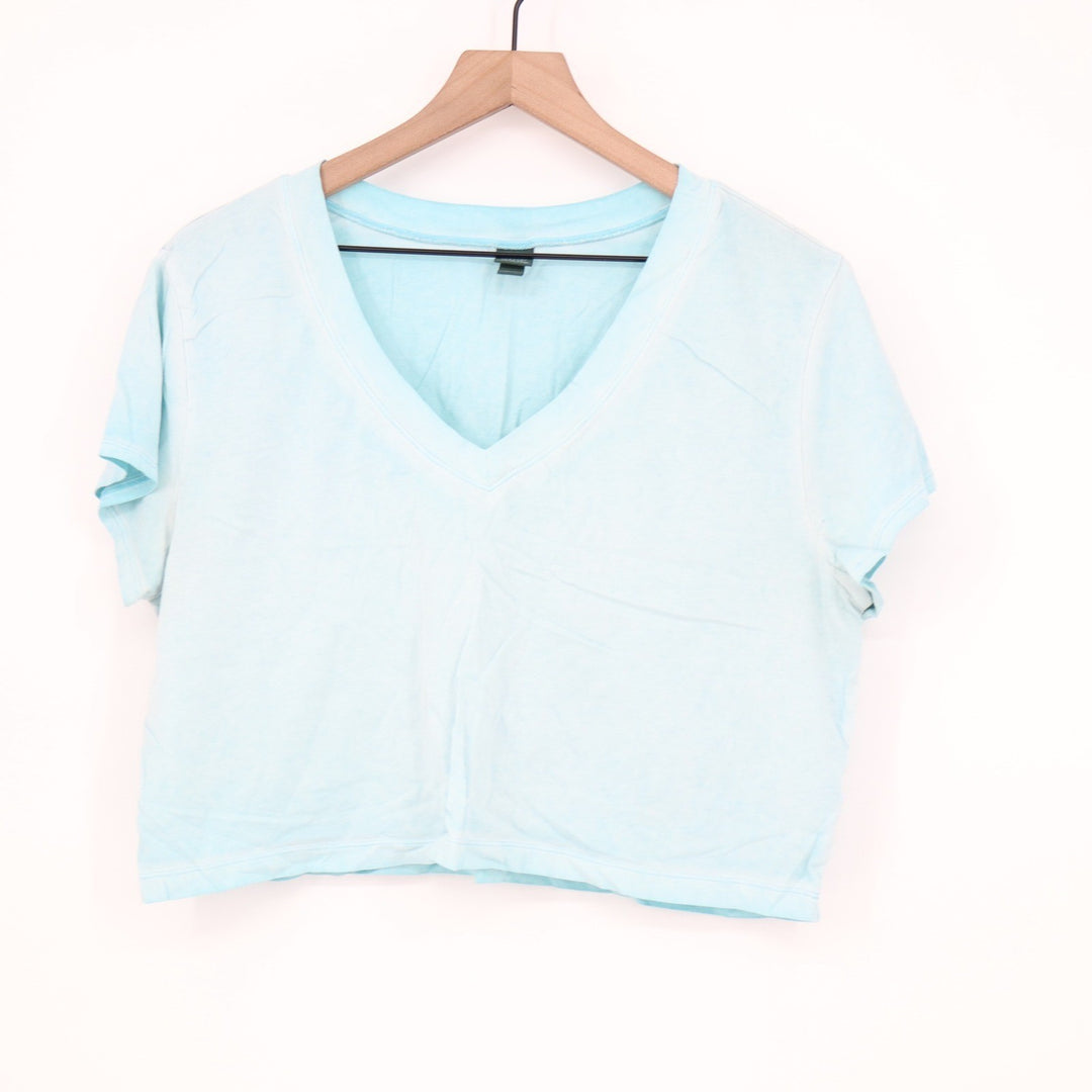 Wild Fable Light Blue V-Neck Cropped T-Shirt Cotton XL