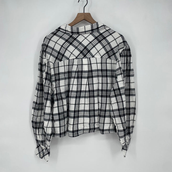 BP Plaid Button Down Shirt Black White Long Sleeve Cropped Casual Size M