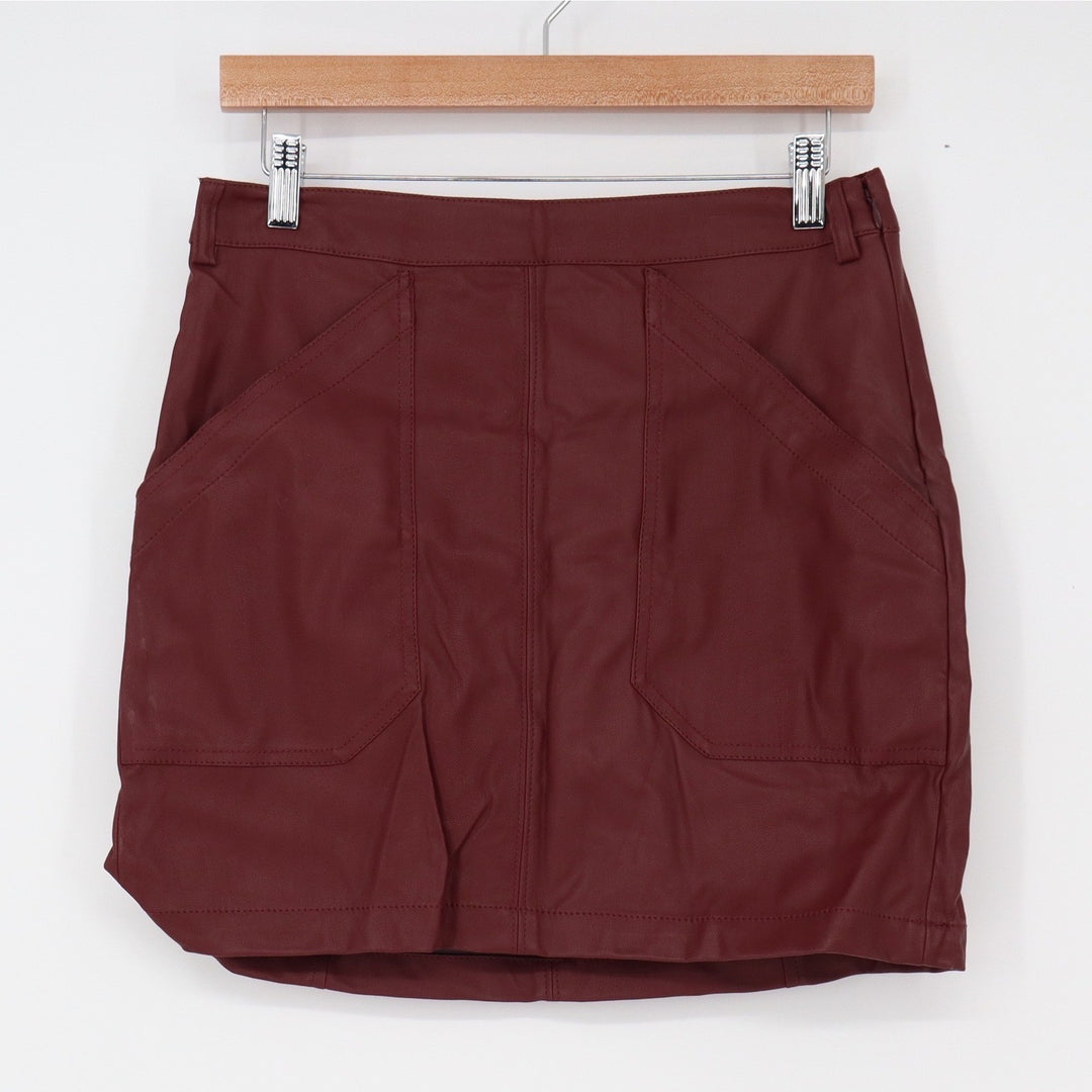 Express Skirt Womens 6 Burgundy Faux Leather Mini Patch Pocket NEW