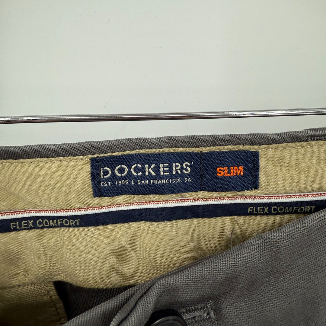 Dockers Signature Khaki Pants Mens 32x32 Gray Flex Comfort Tapered Leg Slim Fit