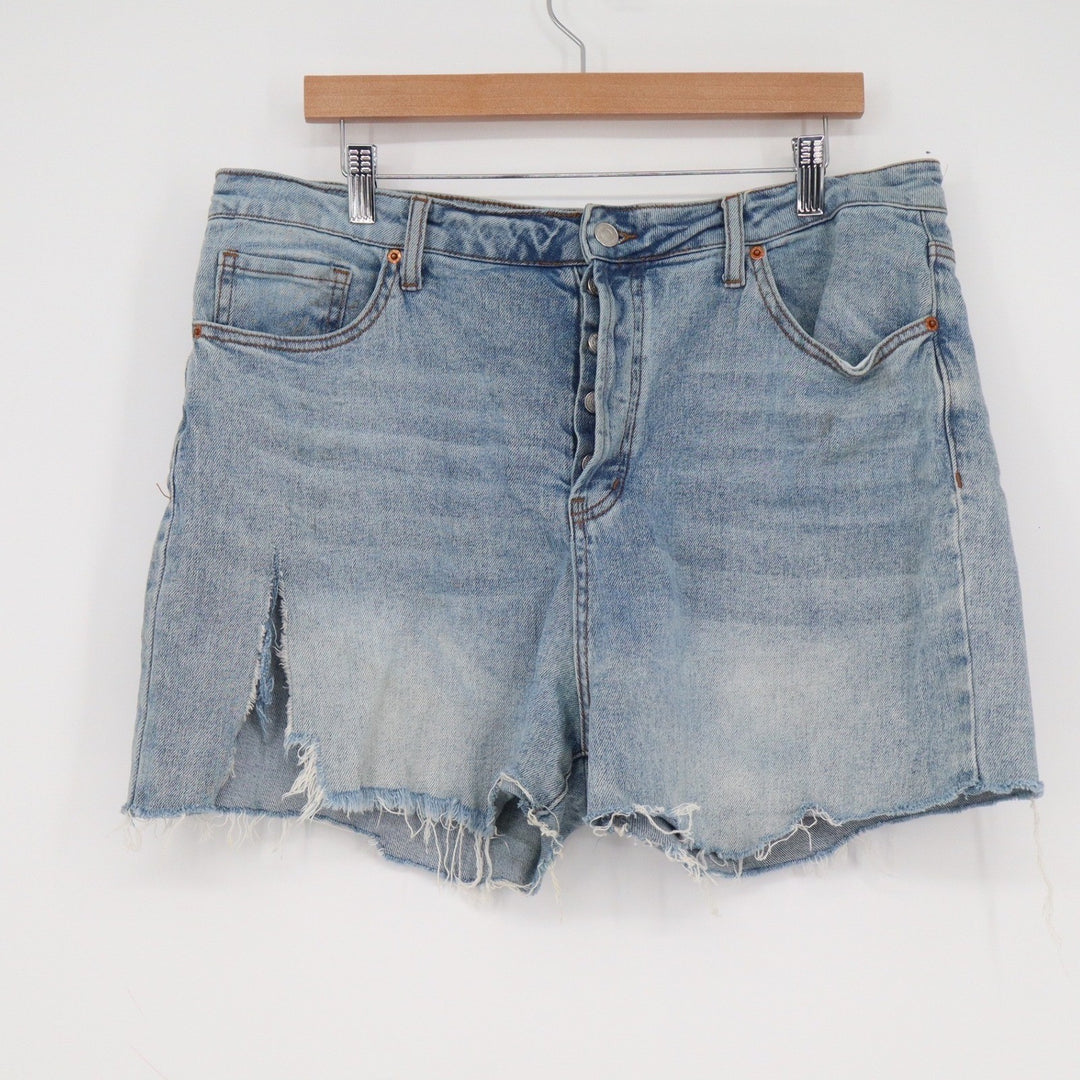 SONG Street Jean Distressed Denim Shorts Light Wash Blue Button Fly Size 17/33