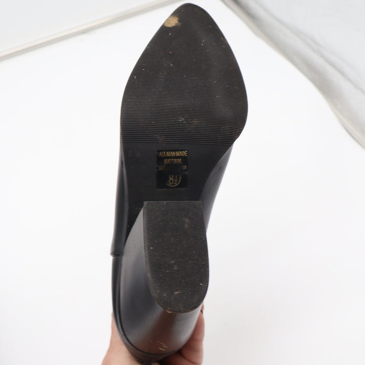 Soda Womens Black Pointed Toe Side Cutout Block Heel Ankle Booties Size 8.5