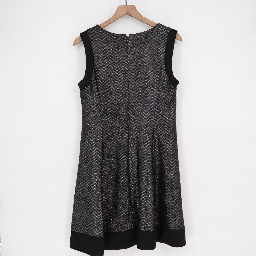 Roz & Ali Petite Black Chevron Sparkle V Neck Sleeveless Sheath Dress 8P