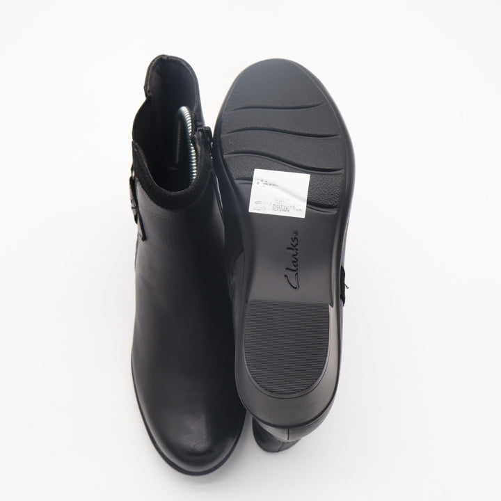 Clarks Malia Maui 26110482 Bootie Womens 7.5 Black Leather Side Zip Ankle Boots