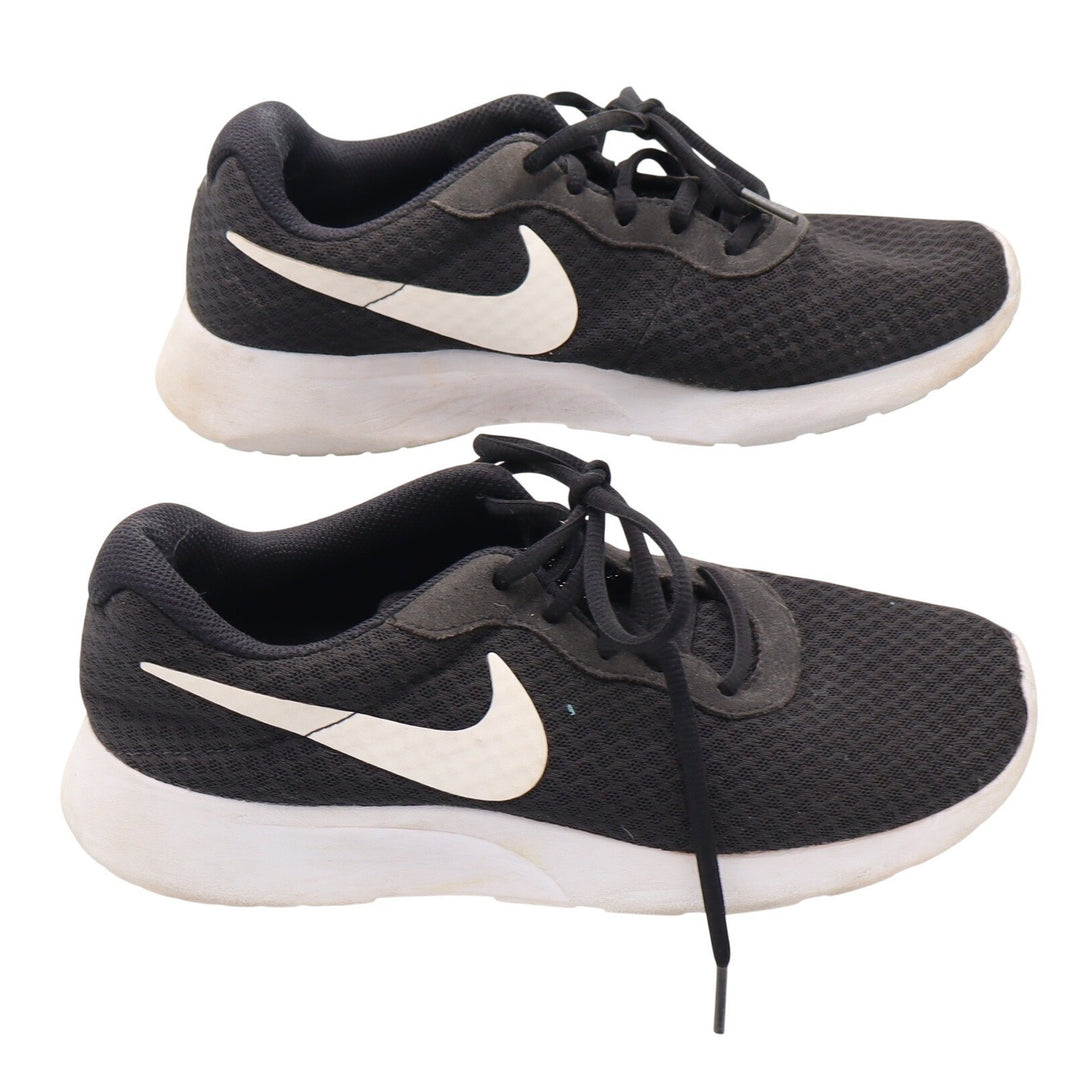 Nike Tanjun Womens 8.5 Running Shoes Black White Low Top Mesh Good