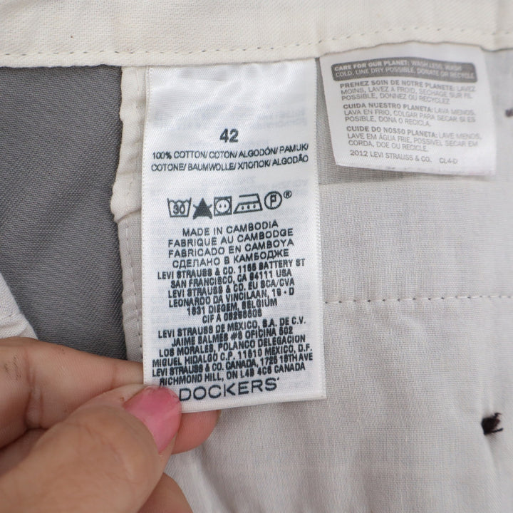 Dockers Shorts Mens 42 Classic Fit Gray Cotton Twill Flat Front Good