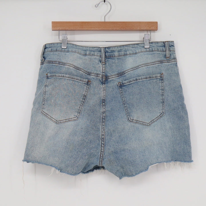 SONG Street Jean Distressed Denim Shorts Light Wash Blue Button Fly Size 17/33