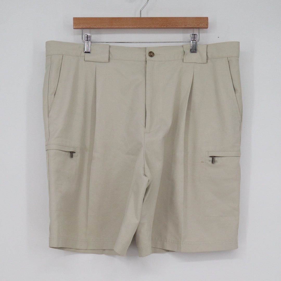 IZOD XFG Mens Tan Khaki Pleated Cargo Golf Shorts Size 40 Performance Utility