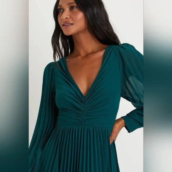 Lulus Sophisticated Grace Emerald Green Pleated Long Sleeve Maxi Dress Size S