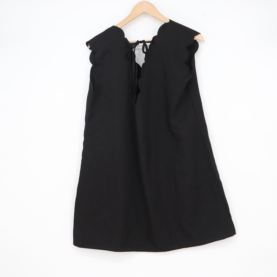 SHEIN Black Scalloped V-Neck Sleeveless Shift Mini Dress Size M