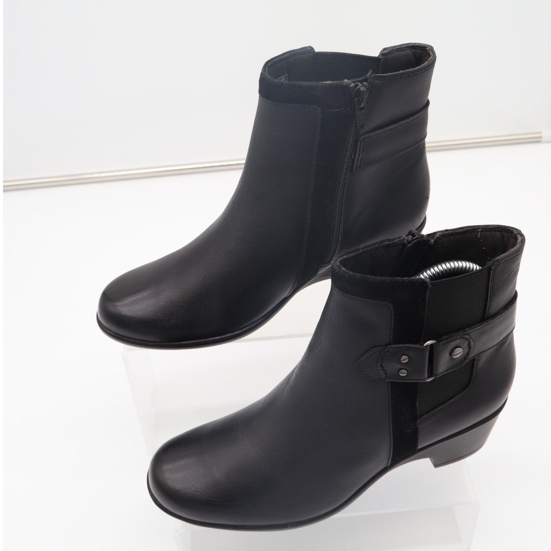 Clarks Malia Maui 26110482 Bootie Womens 7.5 Black Leather Side Zip Ankle Boots