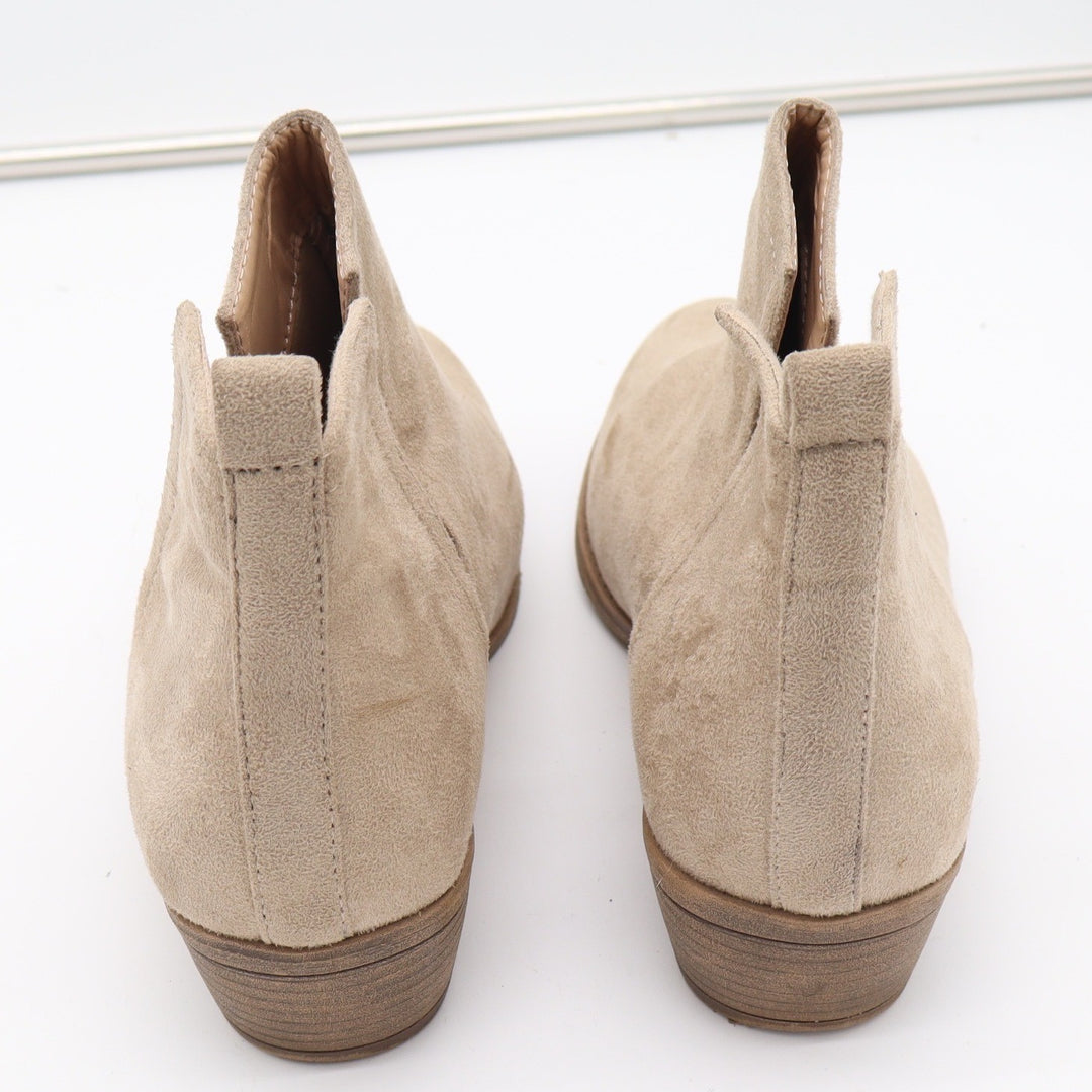 GC Shoes Womens Tan Beige Faux Suede Side Cutout Low Block Heel Ankle Boots 10