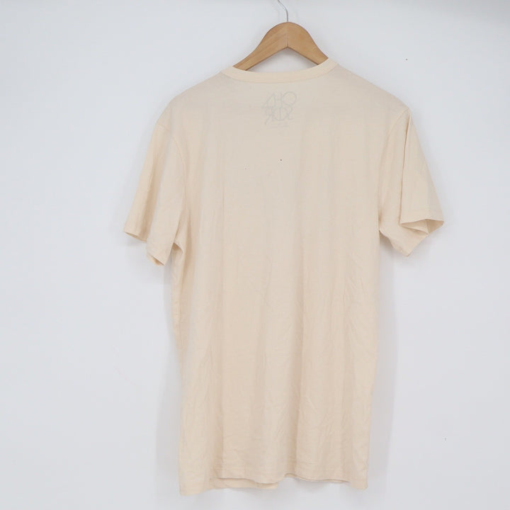 Chaser T-Shirt Mens L Au Lait Triple Wolf Graphic Cream NWOT