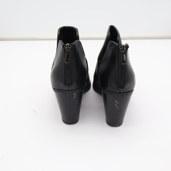 Soda Womens Black Pointed Toe Side Cutout Block Heel Ankle Booties Size 8.5