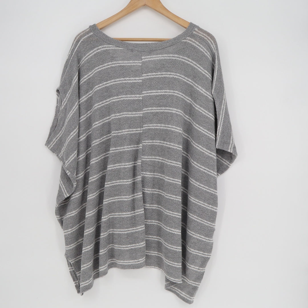 Talulah Dolman T Shirt Womens Large Gray White Striped Stretch V-Neck Side Slit