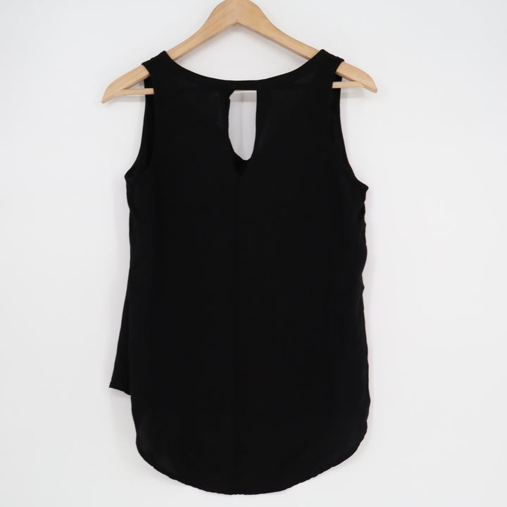 Old Navy Tank Top Women's Medium Black Curve Hem V-Neck Wide Strap Pullover