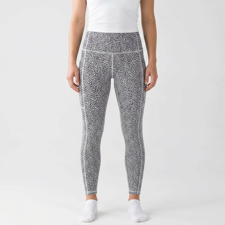 Athleta Ultimate Stash Textured 7/8 Leggings Womens M White Black Leopard Print