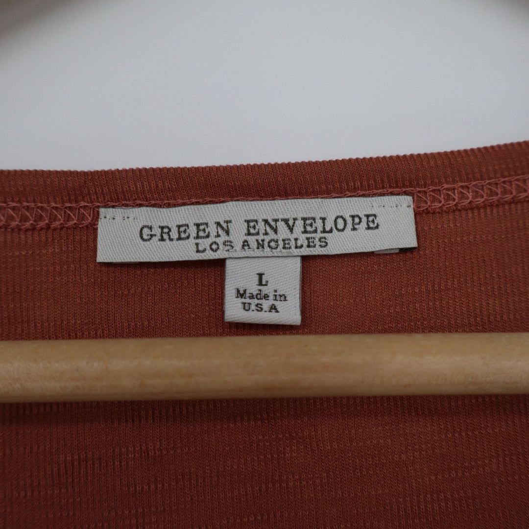 Green Envelope Los Angeles Womens L Scoop Neck Short Sleeve T-Shirt Rust