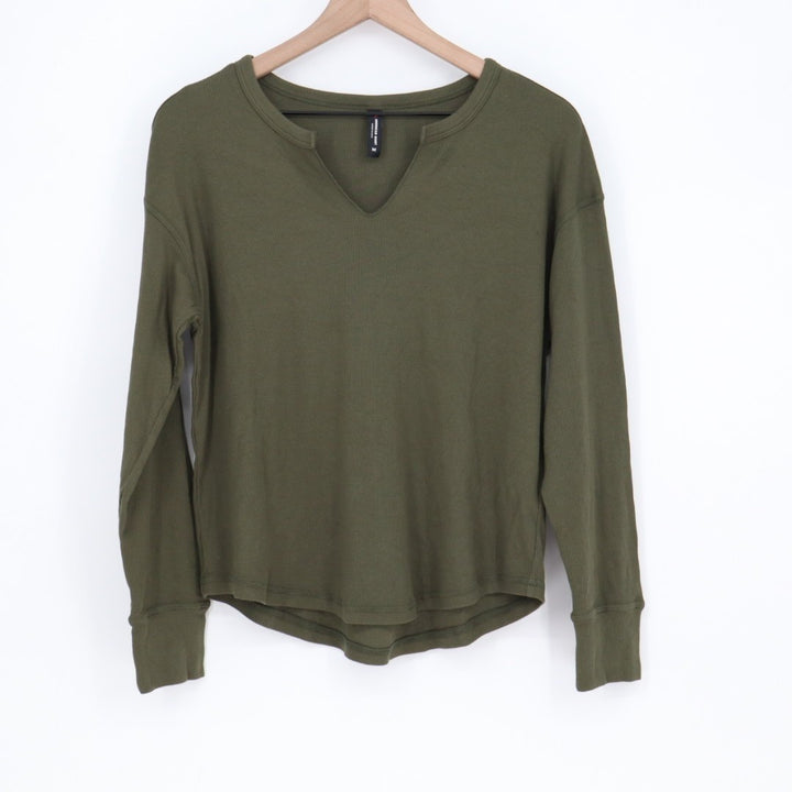 American Giant Luxe Rib V Notch Tee Shirt Womens Medium Olive Green Relaxed Fit