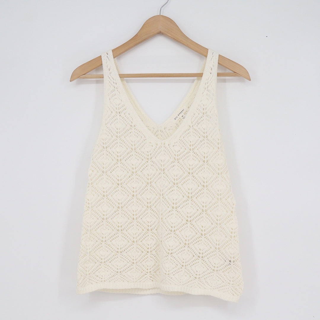 Blu Pepper Cream Ivory Diamond Crochet Pointelle Knit V-Neck Tank Top M