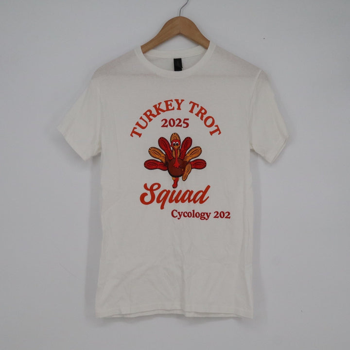 Gildan Turkey Trot 2025 Squad White Graphic T-Shirt Mens Small Cotton Cycology