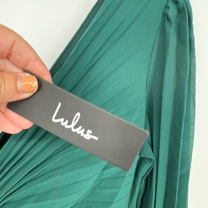 Lulus Sophisticated Grace Emerald Green Pleated Long Sleeve Maxi Dress Size S