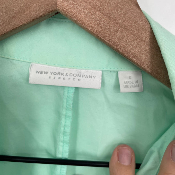 NEW YORK & COMPANY Stretch Mint Green Ruched Button Down Shirt Size S