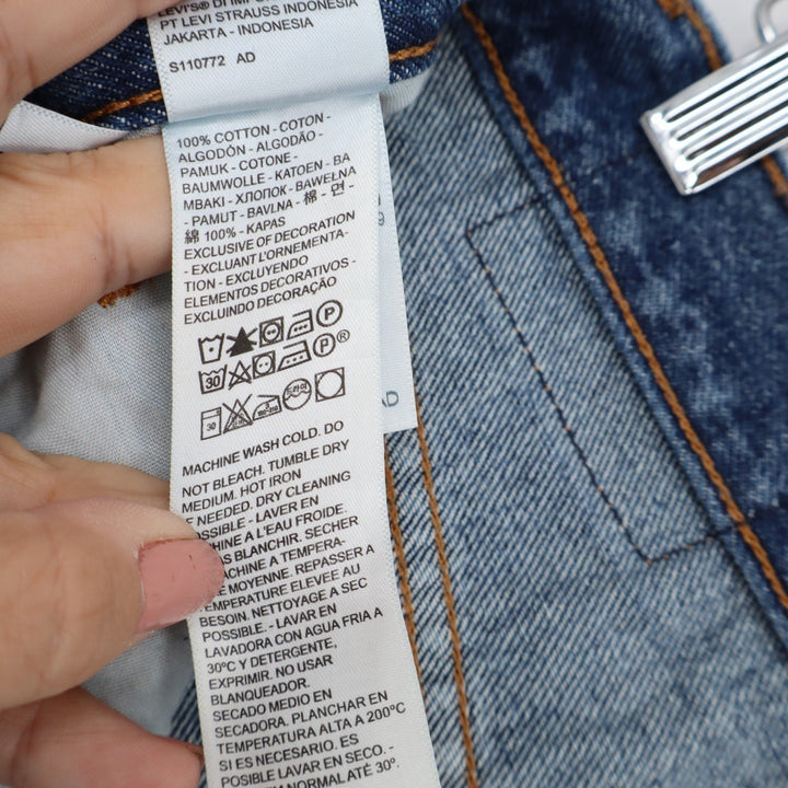 Levis High Waisted Mom Shorts Blue Denim Raw Hem Medium Wash Size 26