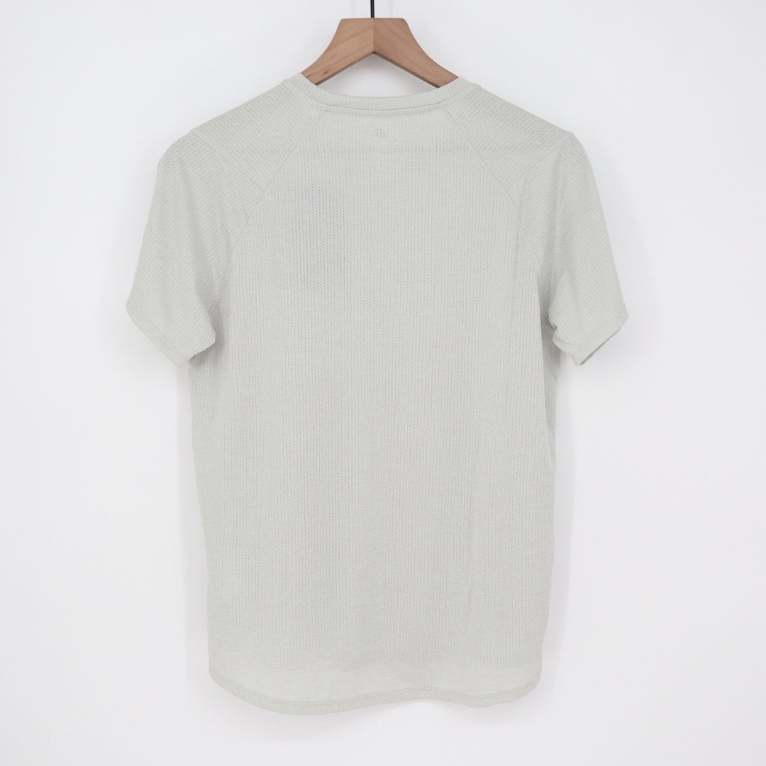 New Balance Mens Short Sleeve Perforated Mesh Athletic T-Shirt Grey Size M
