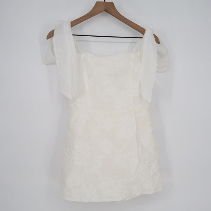 Lulus Esihle Jacquard Skort Romper Womens Medium White Tie Strap Fitted Back Zip