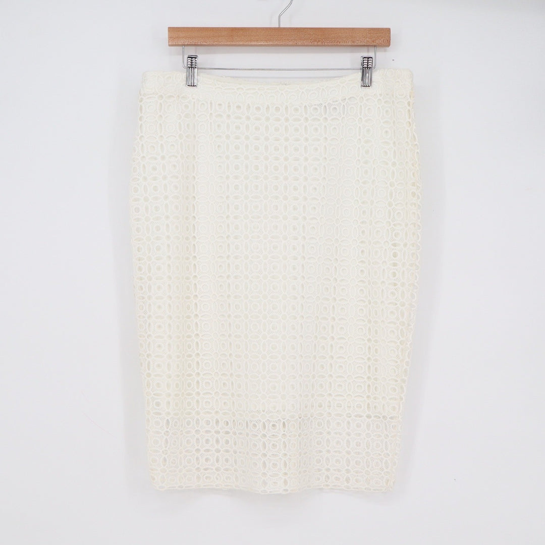 HM+ White Eyelet Lace Pencil Skirt Plus Size L Knee Length Lined