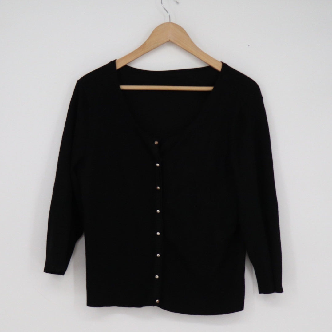 Womens Black V-Neck Button Front Cardigan 3/4 Sleeve Silver Dome Buttons