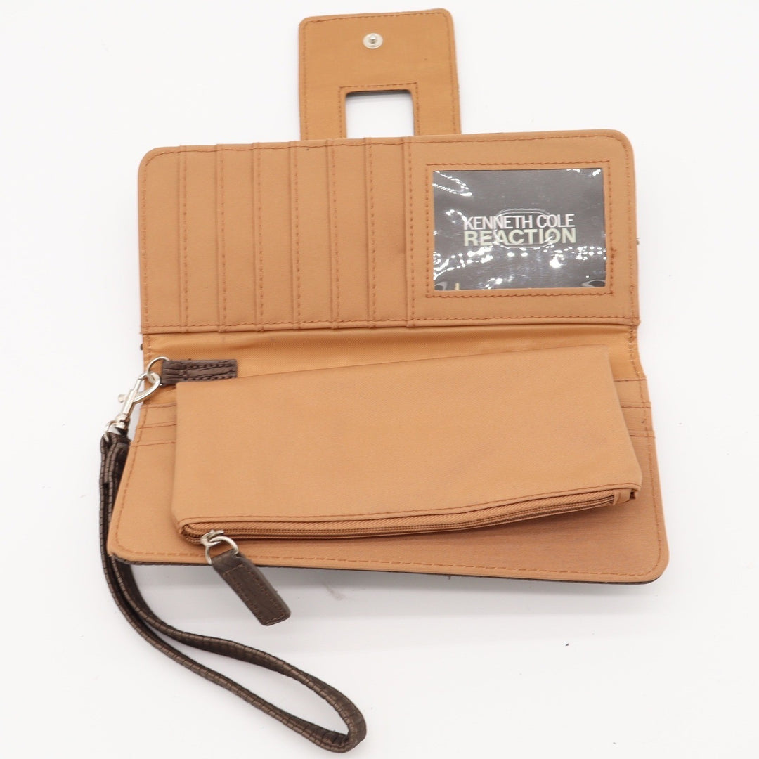 Kenneth Cole Reaction Wristlet Womens OS Brown Textured Metallic Snap Good